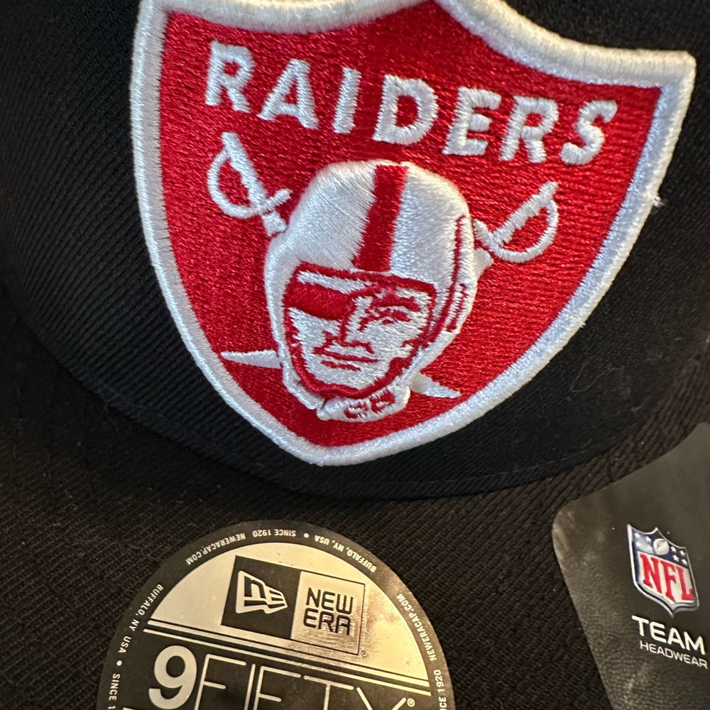 New Era Raiders Black Snapback Hat - Picture 7 of 7